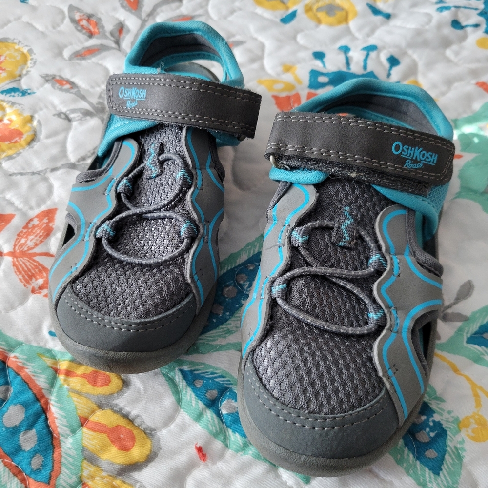 Boys Osh Kosh sandals